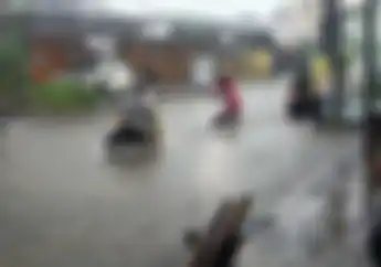 Batas Aman Motor Terobos Banjir Di Makassar, Jangan Sampai Mogok