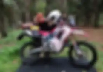 Cerita Cewek Hijab Hobi Touring Pakai Motor Honda CRF 250 Rally