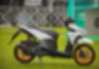 Pamer Kaki, Modifikasi Motor Honda Vario 125 Proper Plus Hedon Di Aksesoris!