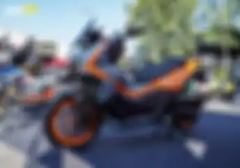 Modifikasi Motor Honda ADV 160 Daily Racing, Livery Sporty Aksesoris Bikin Iri