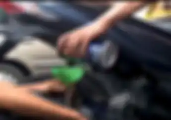 Ganti Oli Mesin Motor Baru Tapi Boros Bukan Berarti Palsu, Cek Spare Part Ini
