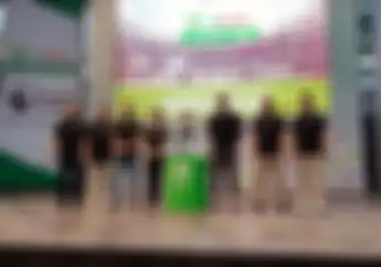 Bikers Pecinta Bola Simak, bp Castrol Dynamic Duo Bawa Piala Premier League dan Legenda Robbie Fowler