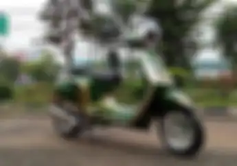 Sabet Juara, Modifikasi Motor Vespa Sprint 150 Pakai Grafis Betawi Abis