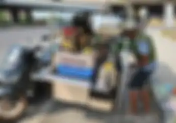 Pakai Yamaha NMAX Gerobakan, Kakek 65 Tahun Pulang Kampung Sambil Bawa 11 Kucing