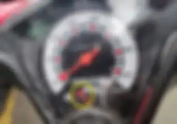 Jangan Panik Indikator Bensin Motor di Huruf E Bukan Habis, Segini Isinya