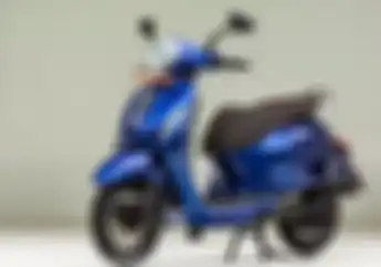 Motor Listrik Mirip Vespa Matic Berbodi Besi, Ini Dia Bajaj Chetak Electric