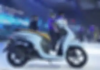 Meluncur Motor Matic Baru Yamaha Mirip Vespa Dijual Seharga BeAT Mesin 125cc Adik Fazzio dan Filano