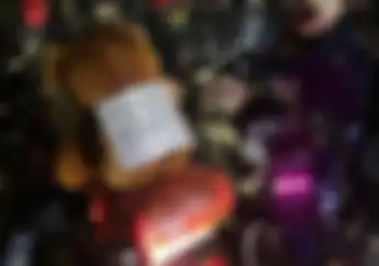 Para Jomblo Bisa Tiru Cara Pemudik Asal Lampung, Bonceng Boneka Sambil Depeluk