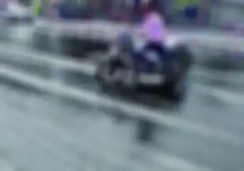 Aspal Jalanan di India Meleleh Diduga Karena Panas Ekstrem, Motor Sulit Melintas Sol Sepatu Sampai Copot