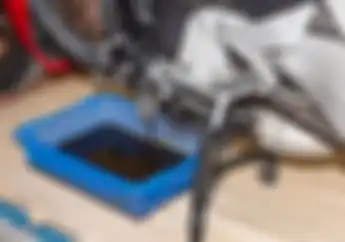 Motor Dipakai Libur Lebaran Pastikan Cek Kondisi Oli Motor, Biar Enggak Bikin Repot