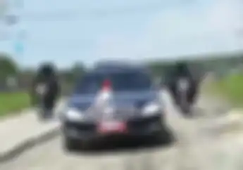 Video Warga Teriak Sindir Gubernur Lampung Saat Presiden Jokowi Melintasi Jalan Rusak Dikawal Paspampres