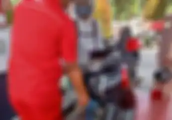 Pertamina Ungkap Kenapa Ketika Isi BBM Pemotor Harus Turun dari Motor, Apakah Pengaruh Pada Takaran