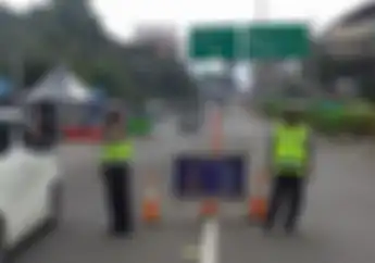Kenali Ciri Polisi yang Dibekali Surat Tilang Manual Kini Anda Jangan Main-main Berkendara di Jalan
