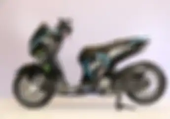 Modifikasi Motor Yamaha Lexi Kaki-kaki Gambot Pakai Livery Tim Valentino Rossi