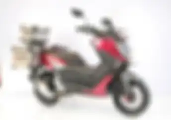 Konsepnya Adventure Banget, Modifikasi Motor Yamaha NMAX Modal Boks Sampai Crashbar