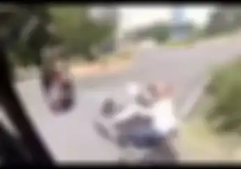 Viral Pemotor Yamaha R25 Sengaja Halangi Mobil Damkar Sambil Geber-geber