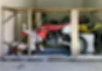 17 Tahun Dalam Kardus, Motor Trail Honda CR85R Baru Dibongkar Kondisi NOS, Harga Setara XMAX