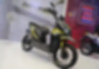 Ide Modifikasi Motor Honda BeAT Street Supermoto, Pakai Upside Down Dan Pelek Jari-Jari