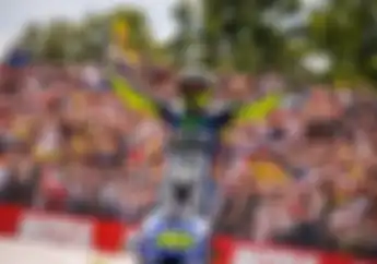 Tiga Momen Dramatis MotoGP Belanda, Duel Seru Marc Marquez vs Valentino Rossi Sampai Jorge Lorenzo Patah Tulang Tetap Balapan
