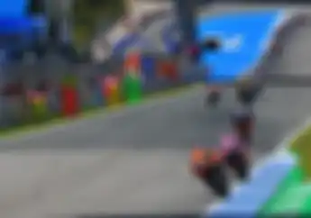 Bentuknya Papan yang Dipakai Curhat Pembalap MotoGP Saat Race 