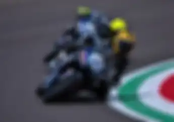 Mantap Bro, Pembalap Indonesia Aldi Satya Juara Race 1 Yamaha R3 bLU cRU Italia, Menang Sekebon
