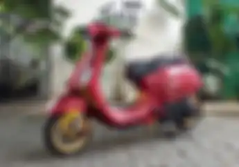Modifikasi Motor Vespa Sprint Gaya Racing Look Tapi Imut Gara-gara Ada Elmo