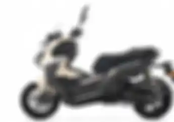 Motor Murah Mirip ADV160 Dari Hongaria, Mesin 300 cc Bikin XMAX Bengong