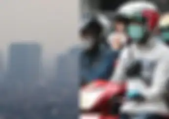 Polusi Udara Jakarta Nomor 1 di Dunia, Ahli Safety Riding Ingatkan Pentingnya Pemotor Pakai Masker