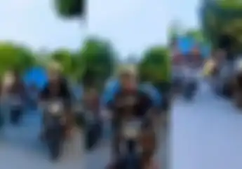 Video Pengantin di Bali Berpakaian Adat Ikutan Konvoi Pakai Yamaha RX-King, Eh Malah Nyungsep