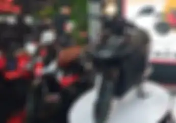 Cuma di GIIAS 2023 Motor Listrik Murah Pacific Desain Mirip Vespa Jarak Tempuh 55 Km