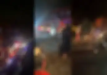 Video Pemotor Jupiter MX Cegat Bus Lawan Arah di Lamongan, Dapat Perlawanan dari Kernet