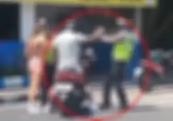Melanggar Tak Pakai Helm, Bule Inggris Sok Jagoan di Bali Terancam Dideportasi