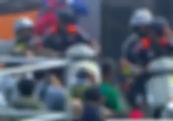 Kocak Marco Bezzecchi Jatuh Dari Vespa Seharga Rp 176 Juta di MotoGP Jepang