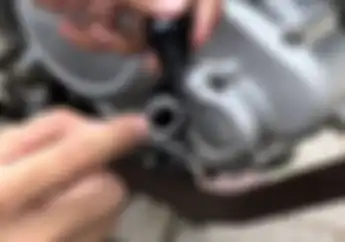 Perlu tahu , Ganti Oli Mesin Motor Hitungan Kilometer atau Bulan?