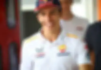 Ssst Bukan Karena Uang, Marc Marquez ke Gresini Ducati Ternyata Karena Kepincut Mantan Umbrella Girl?