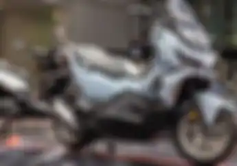 Sangar Motor Matic Adventure Penjegal Honda ADV 160, Fitur Canggih Bisa Tenggak Bensin 15 Liter