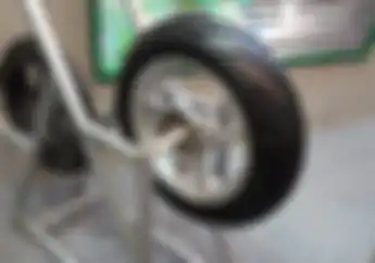Beneran Ban Eco Bikin Motor Irit Bensin? Simak Penjelasan Ahli Teknisi Pabrikan