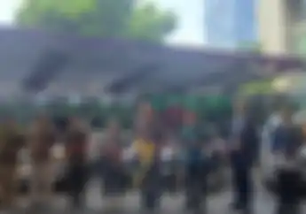 Tekan Emisi Kendaraan Bermotor AstraZeneca Indonesia Gandeng Merek Motor Listrik Volta Untuk Operasional