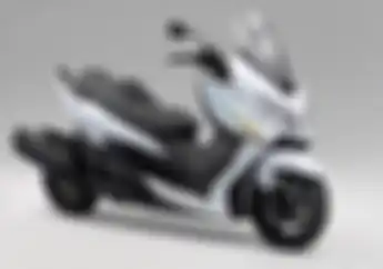 Motor Hidrogen Kakak Suzuki Burgman Street 125 EX Muncul, Bodi Gede Kaki Melar