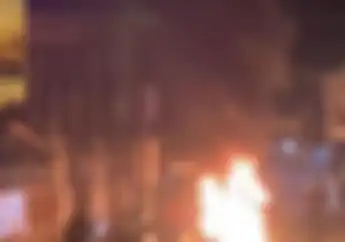 Balap Liar Bikin Warga Palangkaraya Emosi Motor Dirusak dan Dibakar di Tengah Jalan