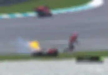 MotoGP Malaysia Membara, Masih Pagi Motor Aleix Espargaro Sudah Terbakar di Sirkuit Sepang