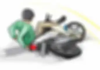 2 Pemotor Jatuh Usai Mobil Rem Mendadak di Gresik, Pendarahan di Kepala dan Meninggal Dunia