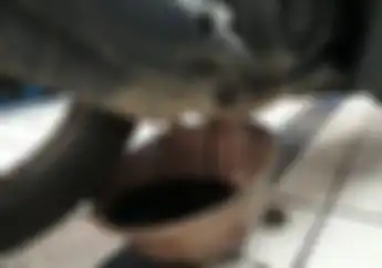 Oli Bekas Bisa Dimurnikan dan Dipakai Lagi Dijelaskan Ahli dari ITB, Aman Buat Mesin Motor?