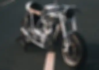 Kinclong Atas Bawah, Modifikasi Motor Triumph Street Twin Berlapis Krom Gaya Cafe Racer