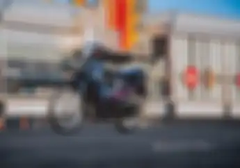 Modifikasi Motor 2-tak Legendaris Suzuki Crystal Pakai Aksesoris Brand Jepang Bikin Tambah Elegan