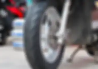 Pilihan Ban Murah Untuk Modifikasi Motor Honda Scoopy Ring 12 Biar Kaki-Kaki Kece