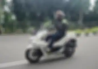 Harga Pertamax Turun Pengeluaran Bensin Honda PCX Jadi Lebih Hemat, Begini Hitungannya