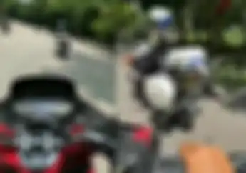 Pak Polisi Baik, Kawal Pemotor Honda PCX Yang Diincar Debt Collector Padahal Beli Cash