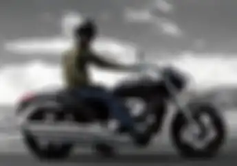 Suzuki Bikin Motor Hampir-Davidson Dijual di Amerika Gaya Cruiser Berbuntut Hayabusa