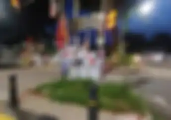 Lagi-Lagi Baliho Caleg Bikin Pengendara Motor Jatuh, Tabrak Mobil di Duren Sawit